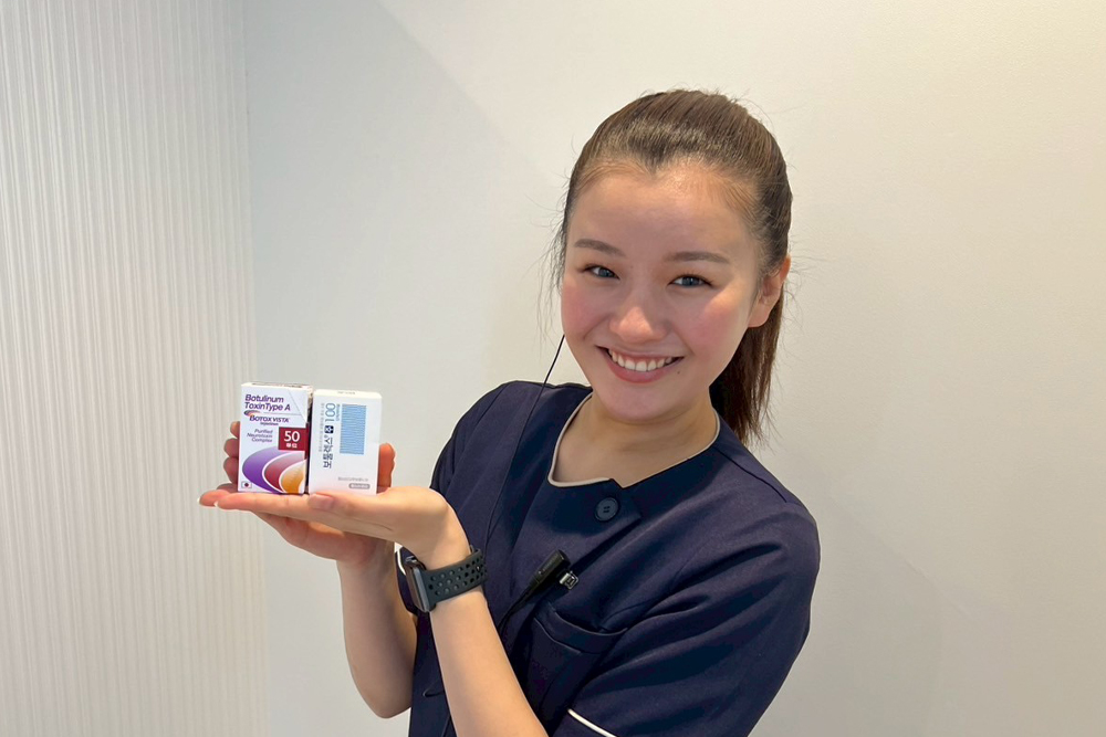 ふくらはぎ痩せに用いられるボトックス製剤を椿クリニックのスタッフが紹介しているイメージ写真