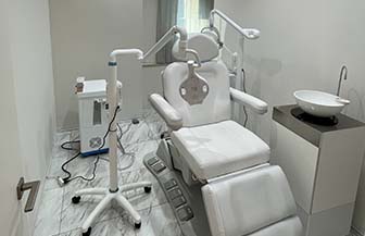 治療室 - 審美矯正歯科の医療脱毛・美肌治療は椿クリニック審美矯正歯科 - 椿クリニック